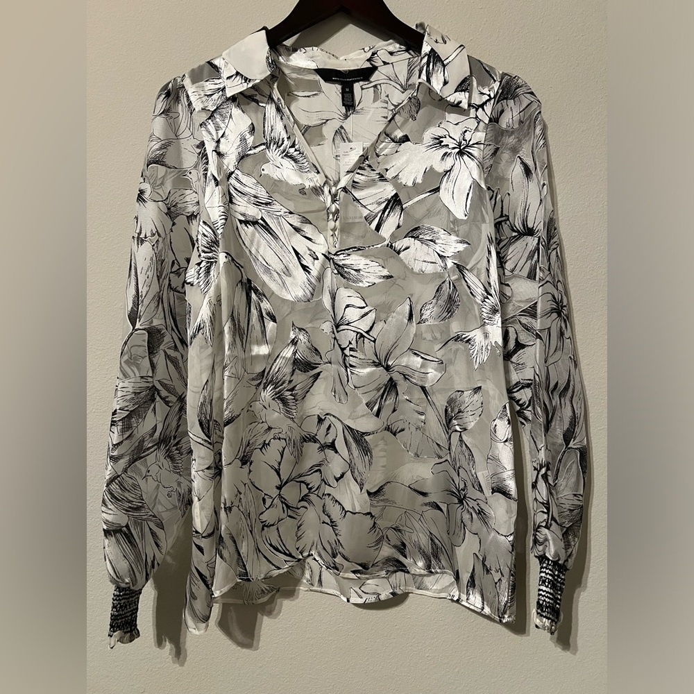 NWT White House Black Market Long Sleeve Organza Blouse. Size M. Black & White